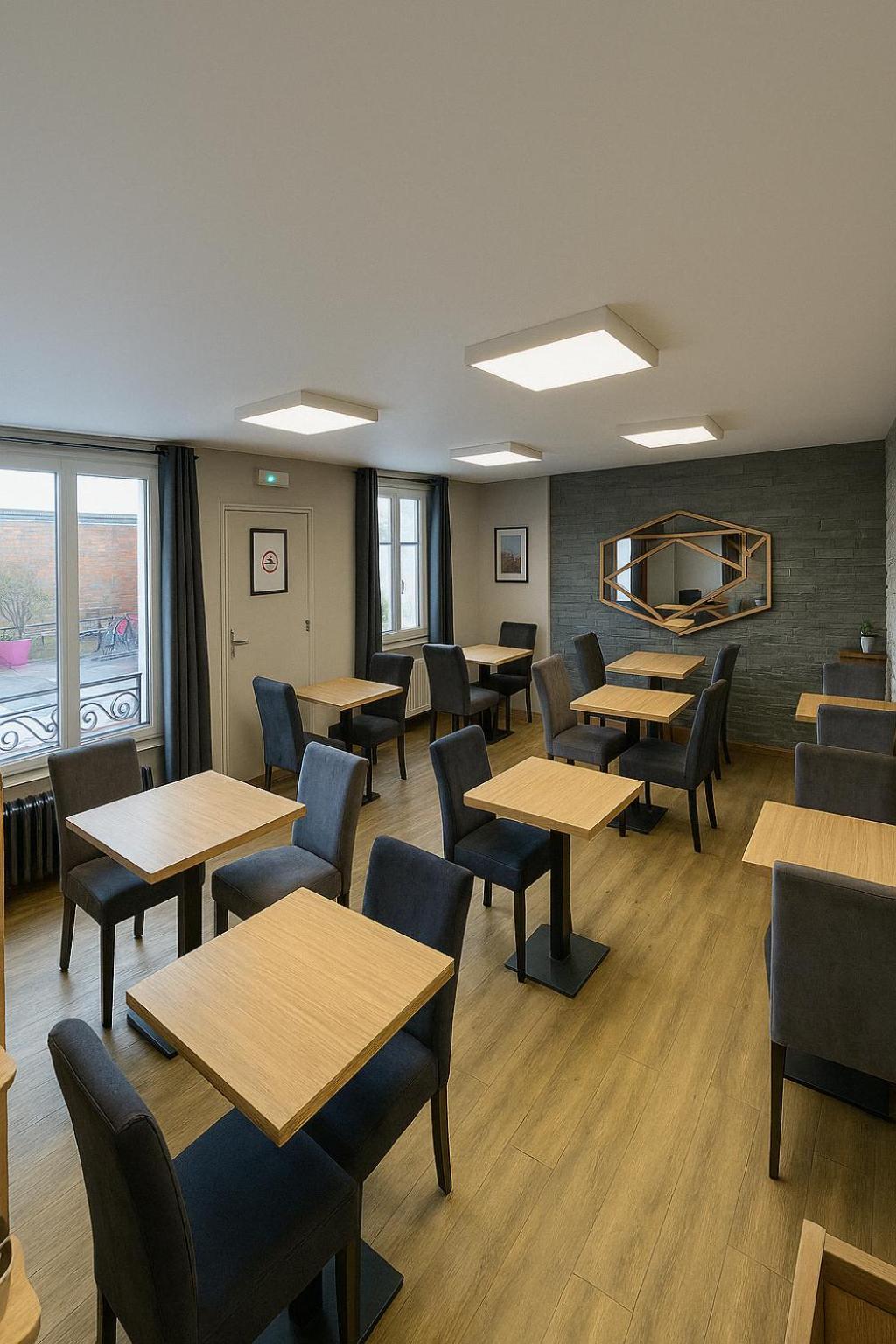 Logis Hotel Du Cirque Troyes Centre Historique ภายนอก รูปภาพ