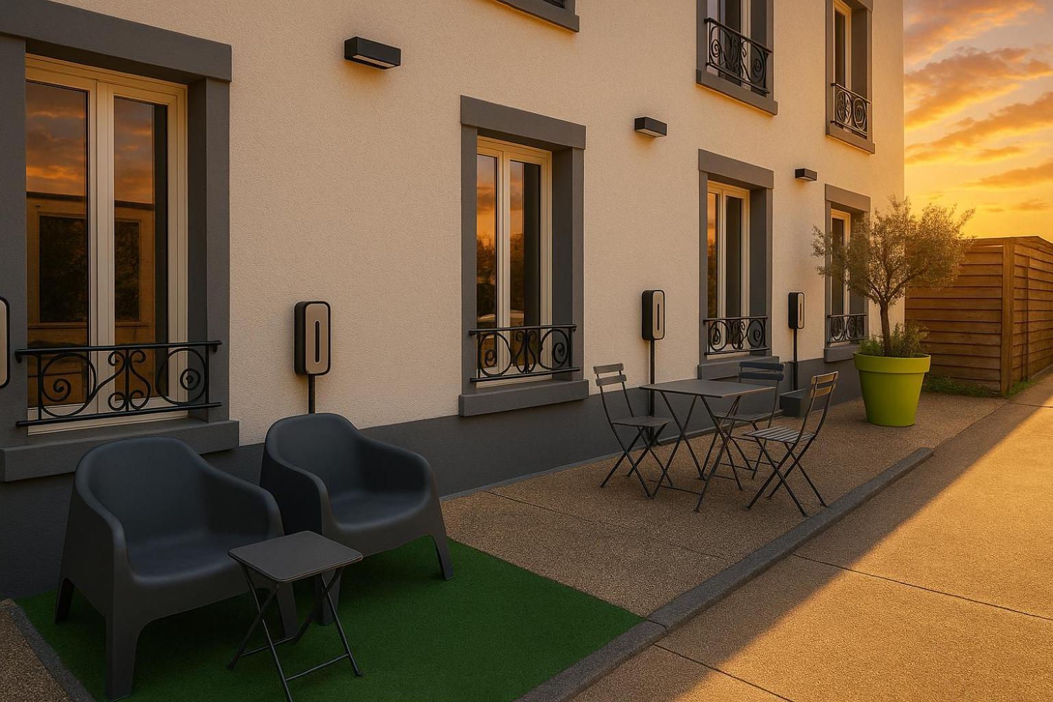 Logis Hotel Du Cirque Troyes Centre Historique ภายนอก รูปภาพ