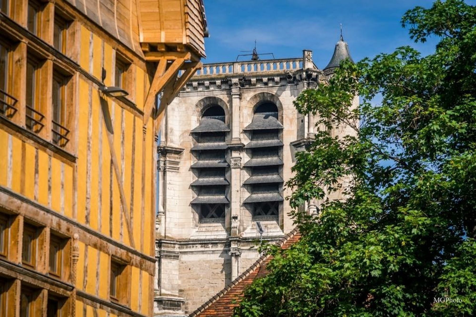 Logis Hotel Du Cirque Troyes Centre Historique ภายนอก รูปภาพ